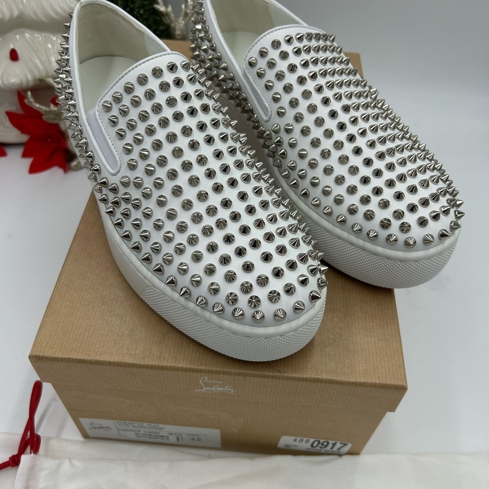 Men's Christian Louboutin roller boat spike sneakers size 42 made in Italy